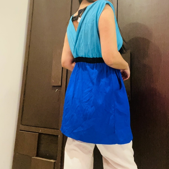 Blue top - Picture 4 of 13